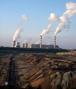 Bełchatów Power Plant. Source: Wikimedia Commons