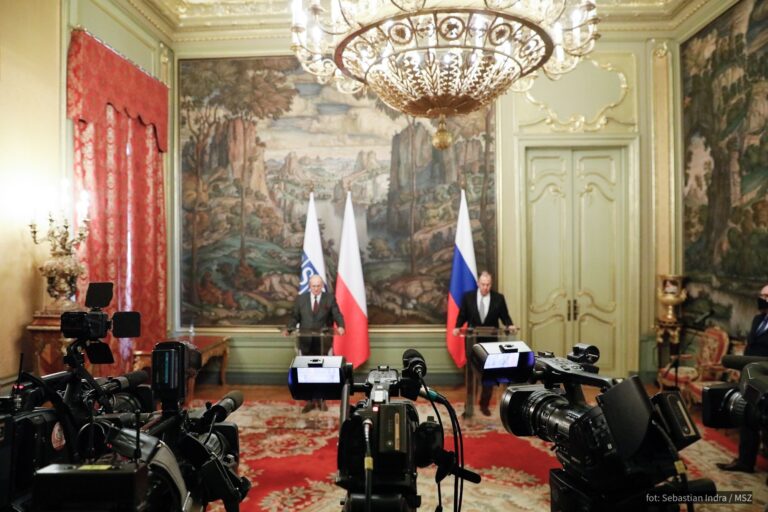 Polish Briefing: Polish MFA calls for the dispute between Ukraine and Russia to be resolved through diplomacy | Poland-US talks on the SMRs