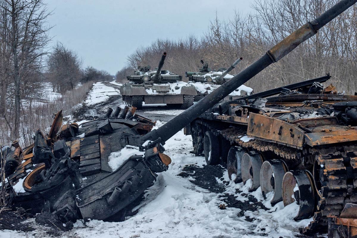 Zniszczone-i-porzucone-czolgi-T80BW-pod-Charkowem