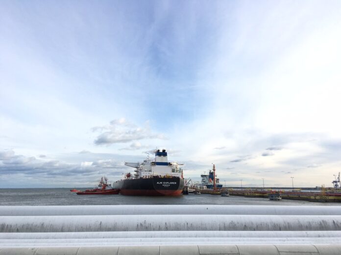 PKN Orlen's oil tanker from the USA mooring at the Naftoport. Picture by PKN Orlen