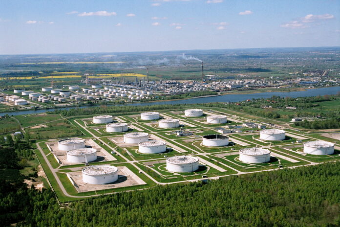 Oil storage. Picture by PERN