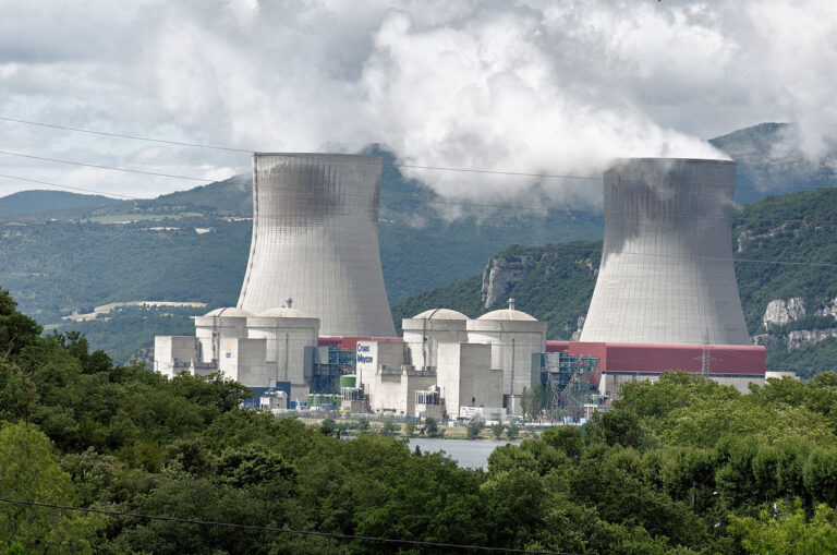 Cruas nuclear power plant. Picture by Wikimedia Commons