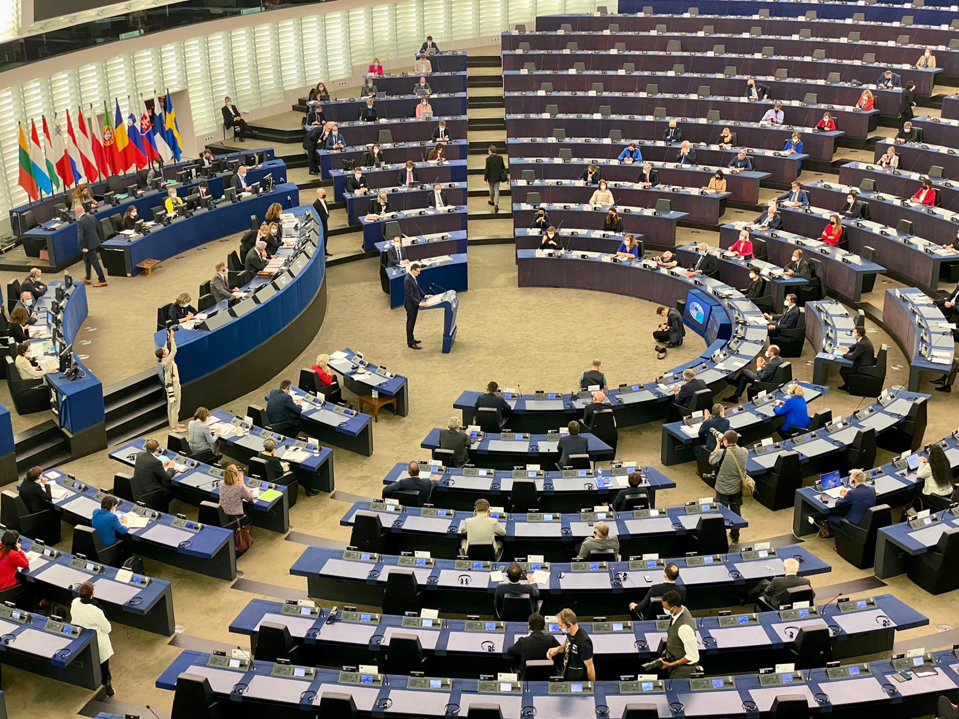 Mateusz-Morawiecki-w-Parlamencie-Europejskim
